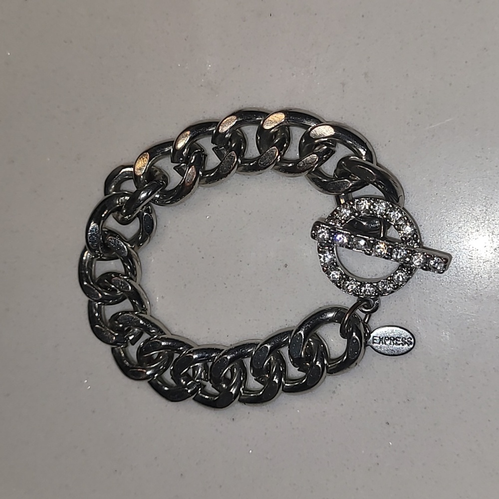 Elegant Silver Chain Bracelet